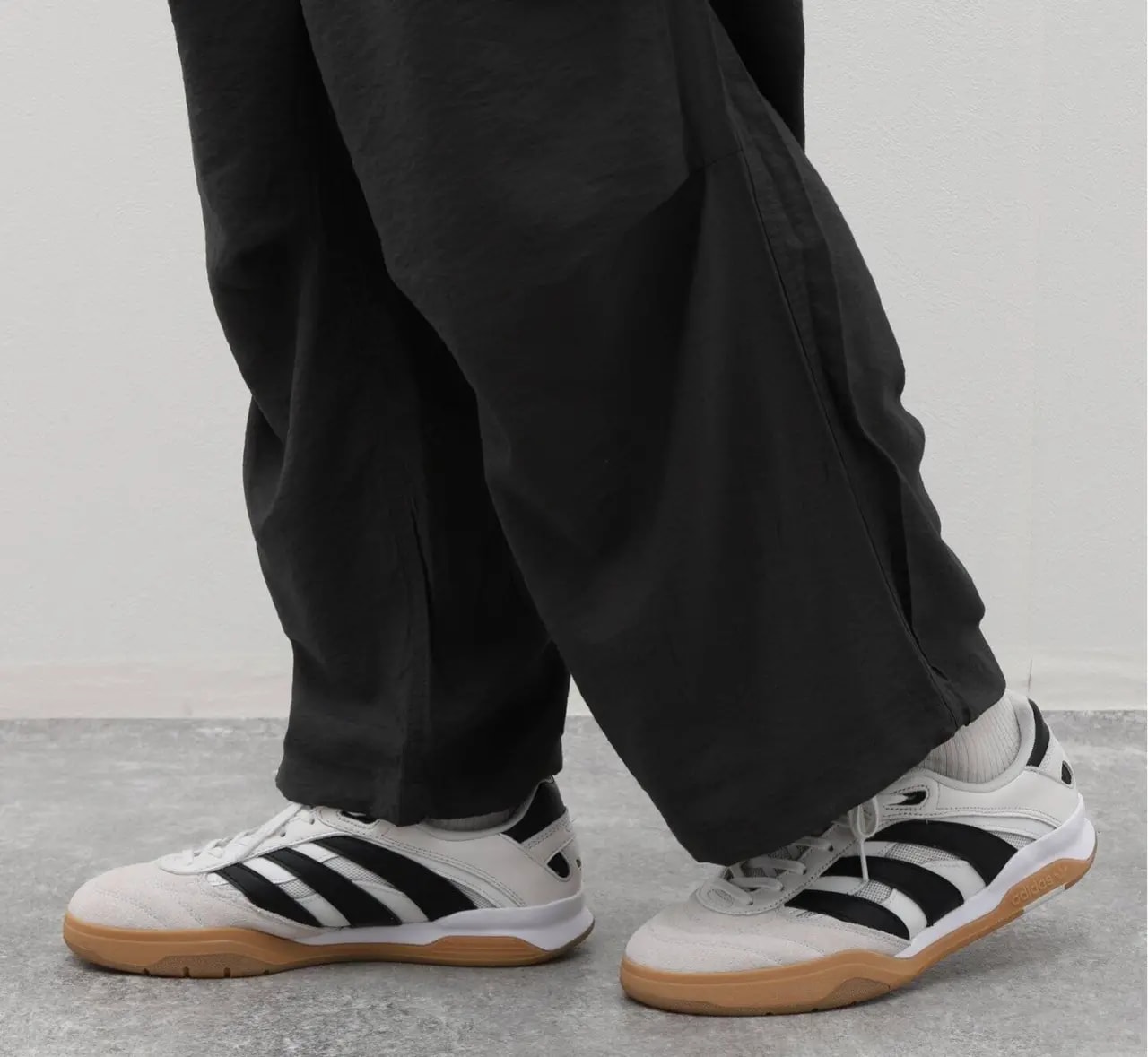Giày Adidas Predator Mundial 'White Black Gum' IG3989 — ảnh 2