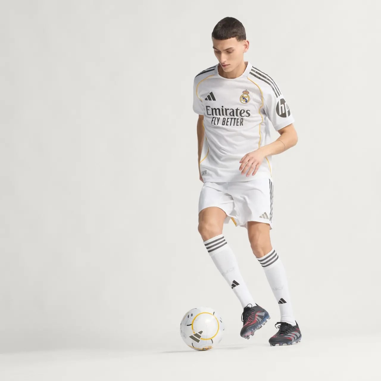 Áo Adidas Real Madrid 25/26 Home Authentic Jersey 'White' JV5918 — ảnh 2