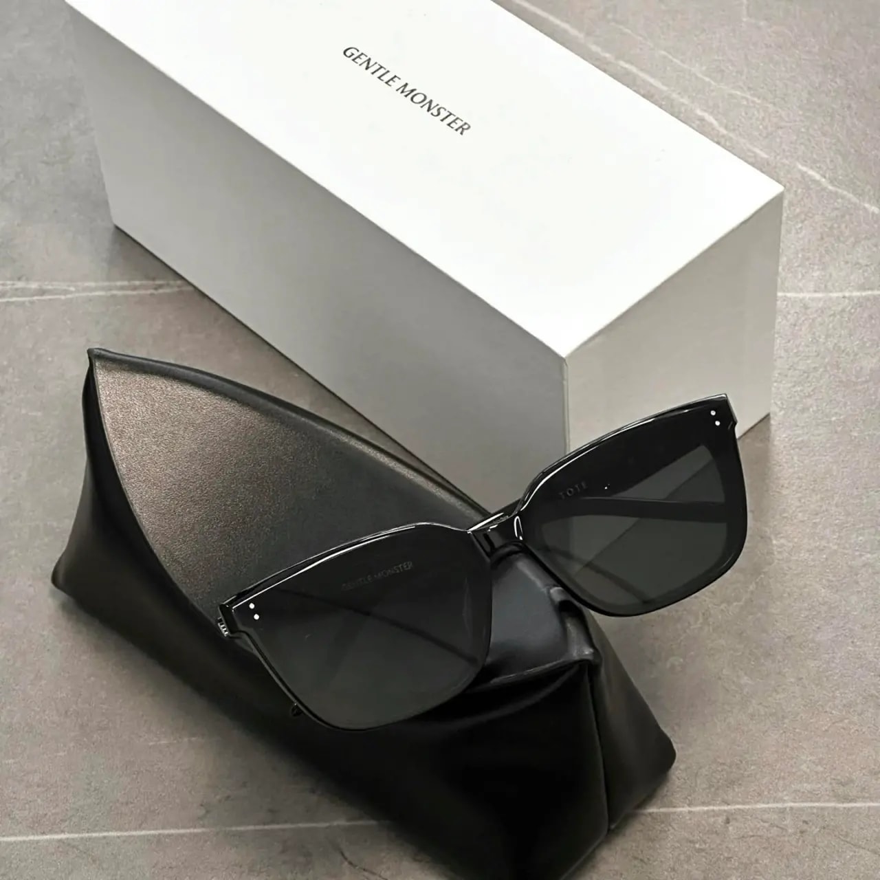 Kính Gentle Monster Tote 01 'Black' — ảnh 3