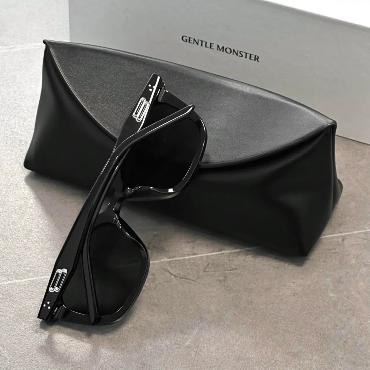 Kính Gentle Monster Tote 01 'Black' — ảnh 2