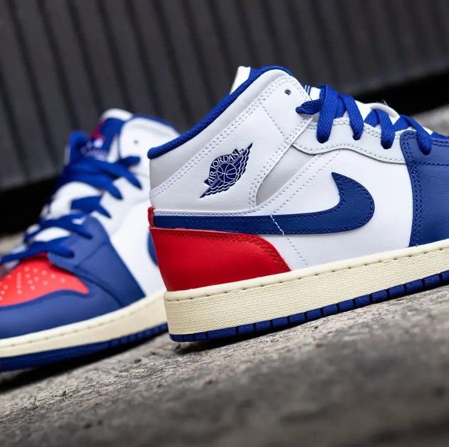 Giày Nike Air Jordan 1 Mid 'Rare Air' DQ8426-102 — ảnh 3