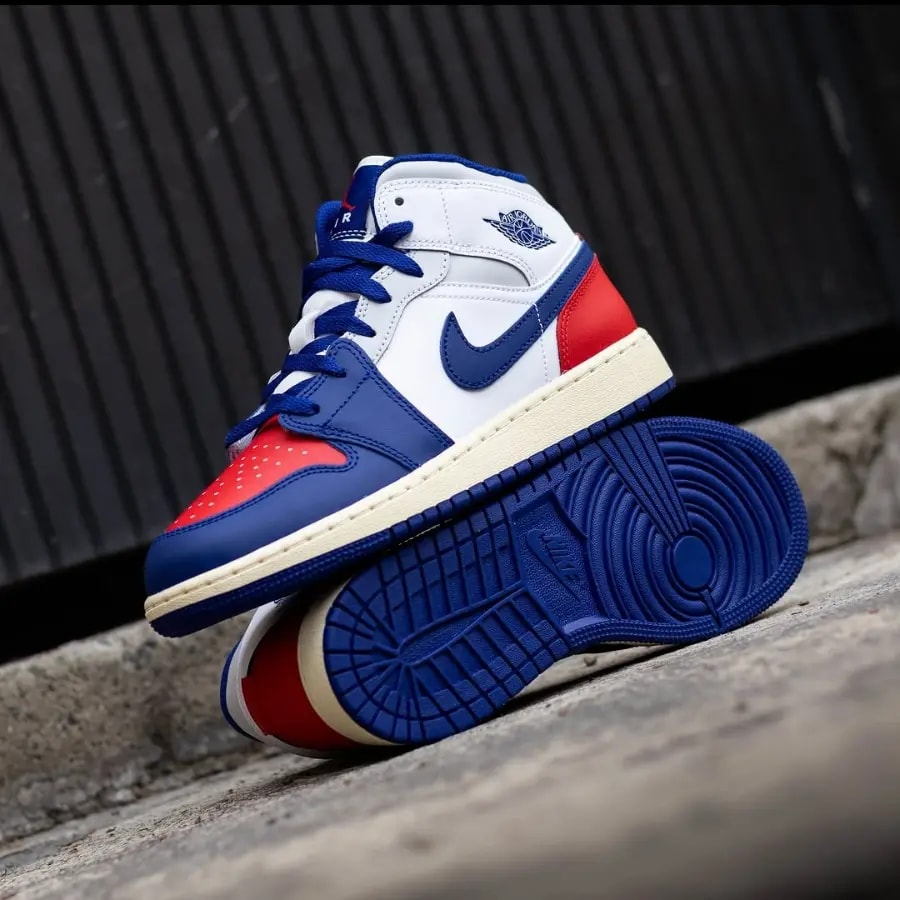 Giày Nike Air Jordan 1 Mid 'Rare Air' DQ8426-102 — ảnh 4