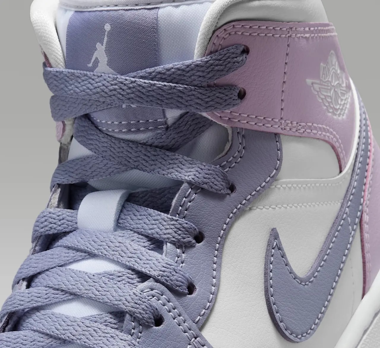 Giày Nike Air Jordan 1 Mid 'Indigo Haze Doll White' BQ6472-510 — ảnh 2