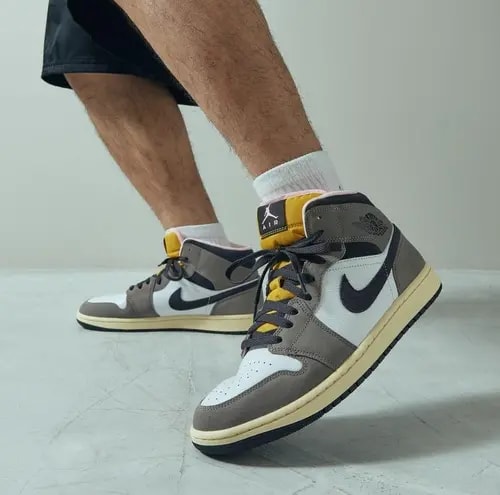Giày Nike Air Jordan 1 Mid SE 'White Cave Stone' HQ2011-100 — ảnh 3