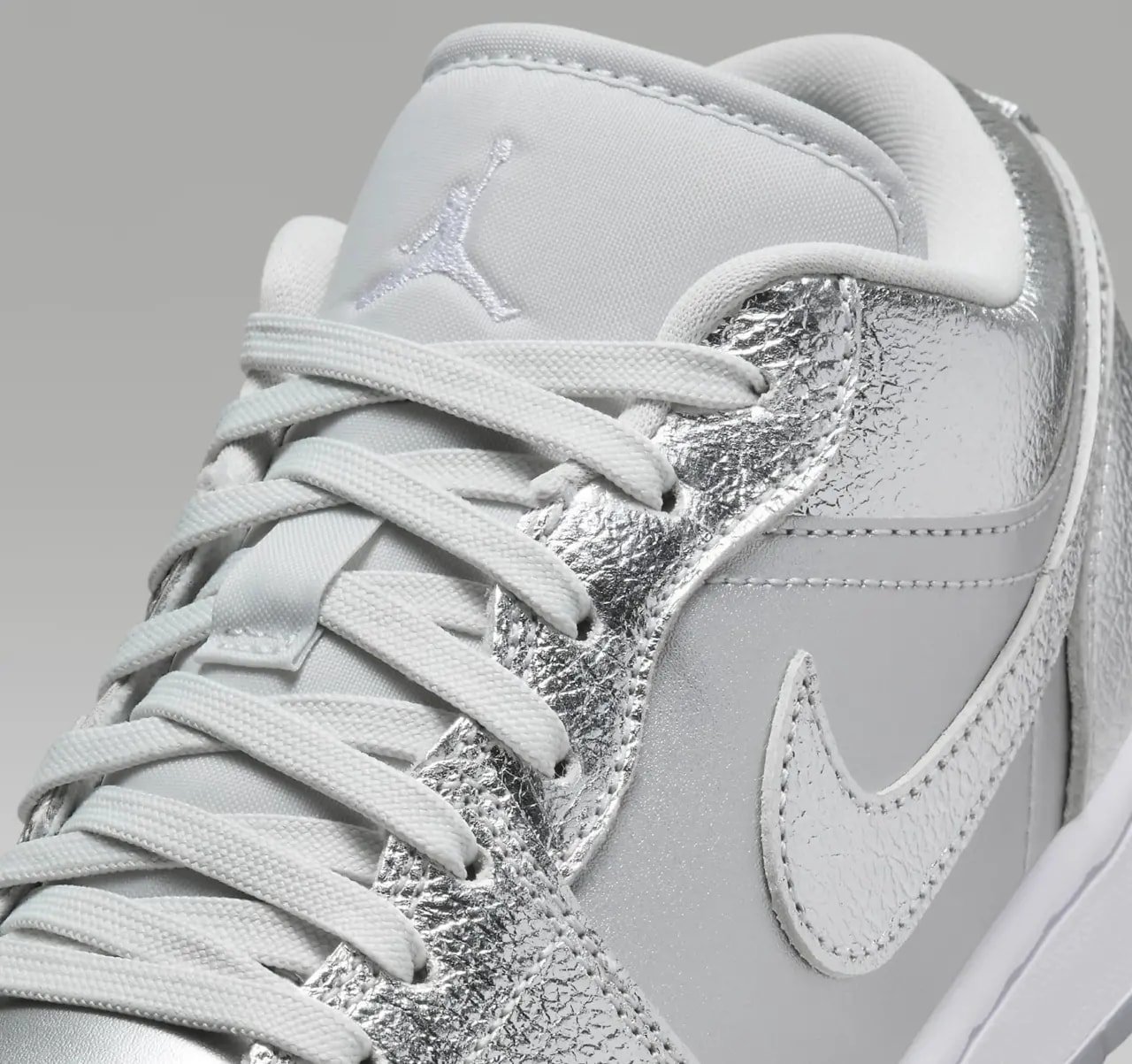 Giày Nike Air Jordan 1 Low SE 'Metallic Silver' FN5030-001 — ảnh 2