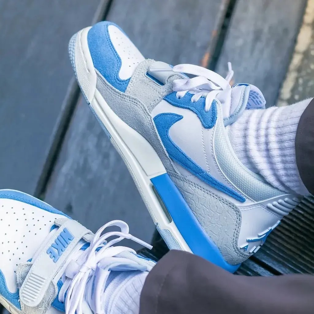 Giày Nike Air Jordan Legacy 312 Low GS 'White Legend Blue' CD9054-141 — ảnh 2