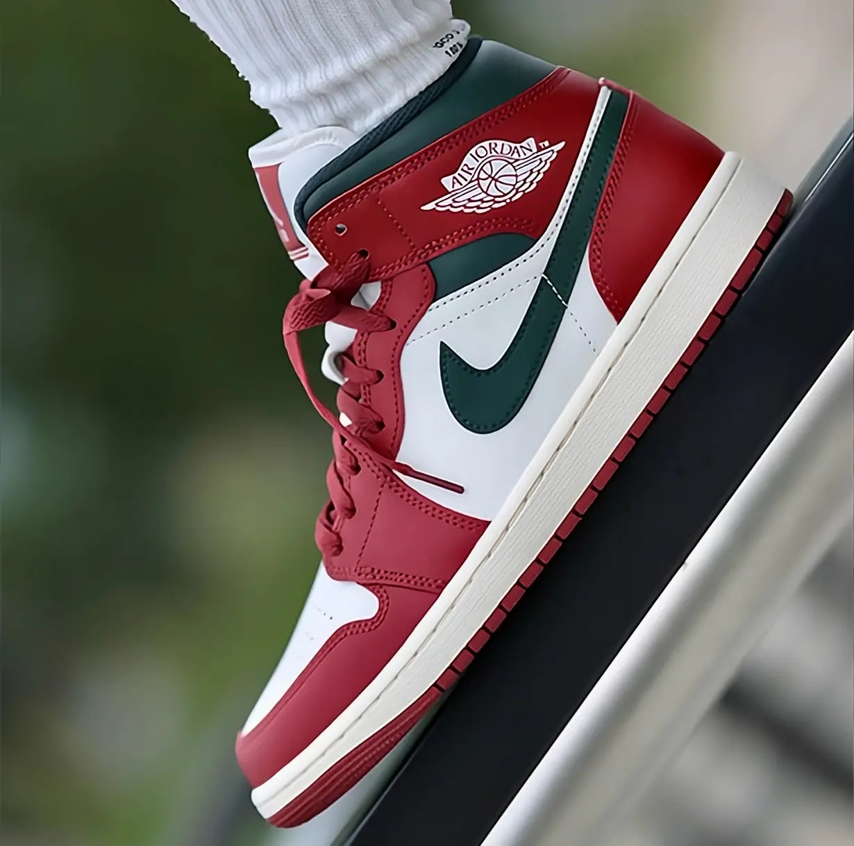 Giày Nike Air Jordan 1 Mid Picks Up 'Redstone' DQ8426-105 — ảnh 5