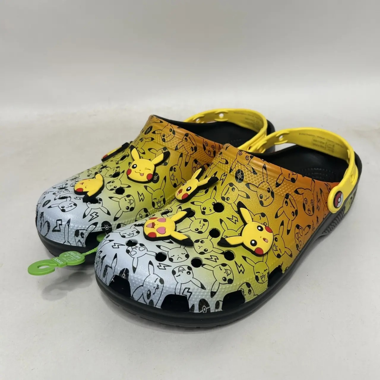 Dép Crocs x Pokemon Classic Clog 'Pikachu' 207761-0C4 — ảnh 3