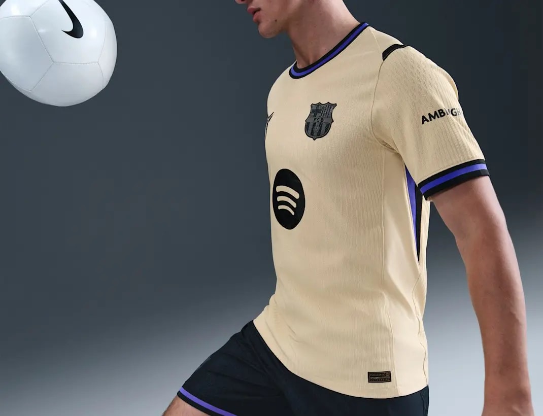 Áo Nike F.C. Barcelona 2025/26 'Team Gold' HJ4554-784 — ảnh 4
