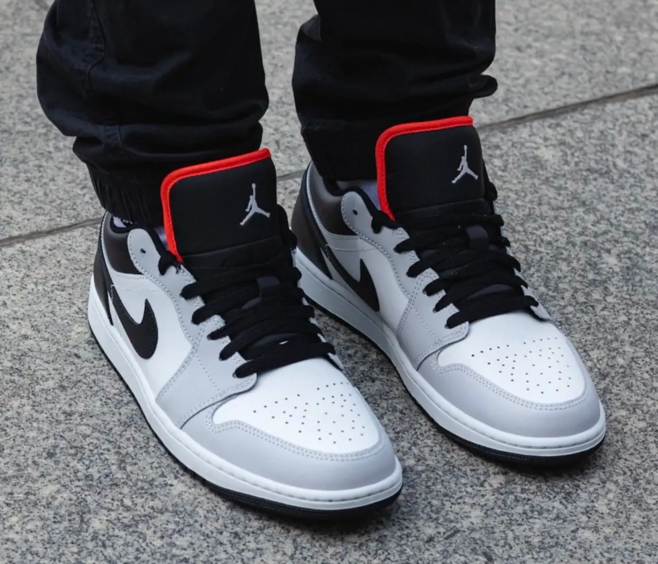 Giày Nike Air Jordan 1 Low ‘Neutral Grey Infrared’ 553558-045 — ảnh 2