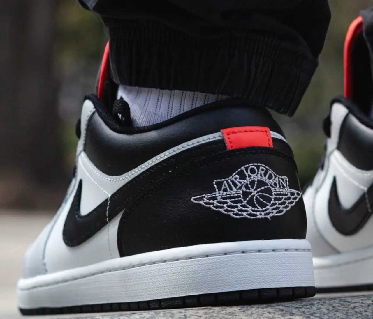 Giày Nike Air Jordan 1 Low ‘Neutral Grey Infrared’ 553558-045 — ảnh 3