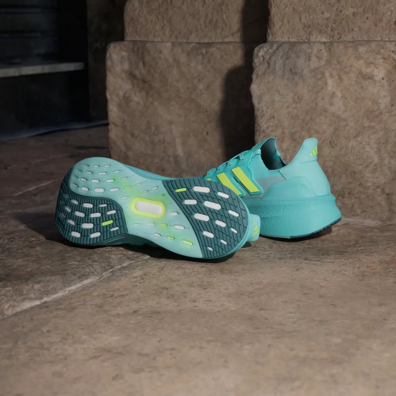 Giày Adidas Ultraboost 5 'Flash Aqua' JQ2909 — ảnh 3