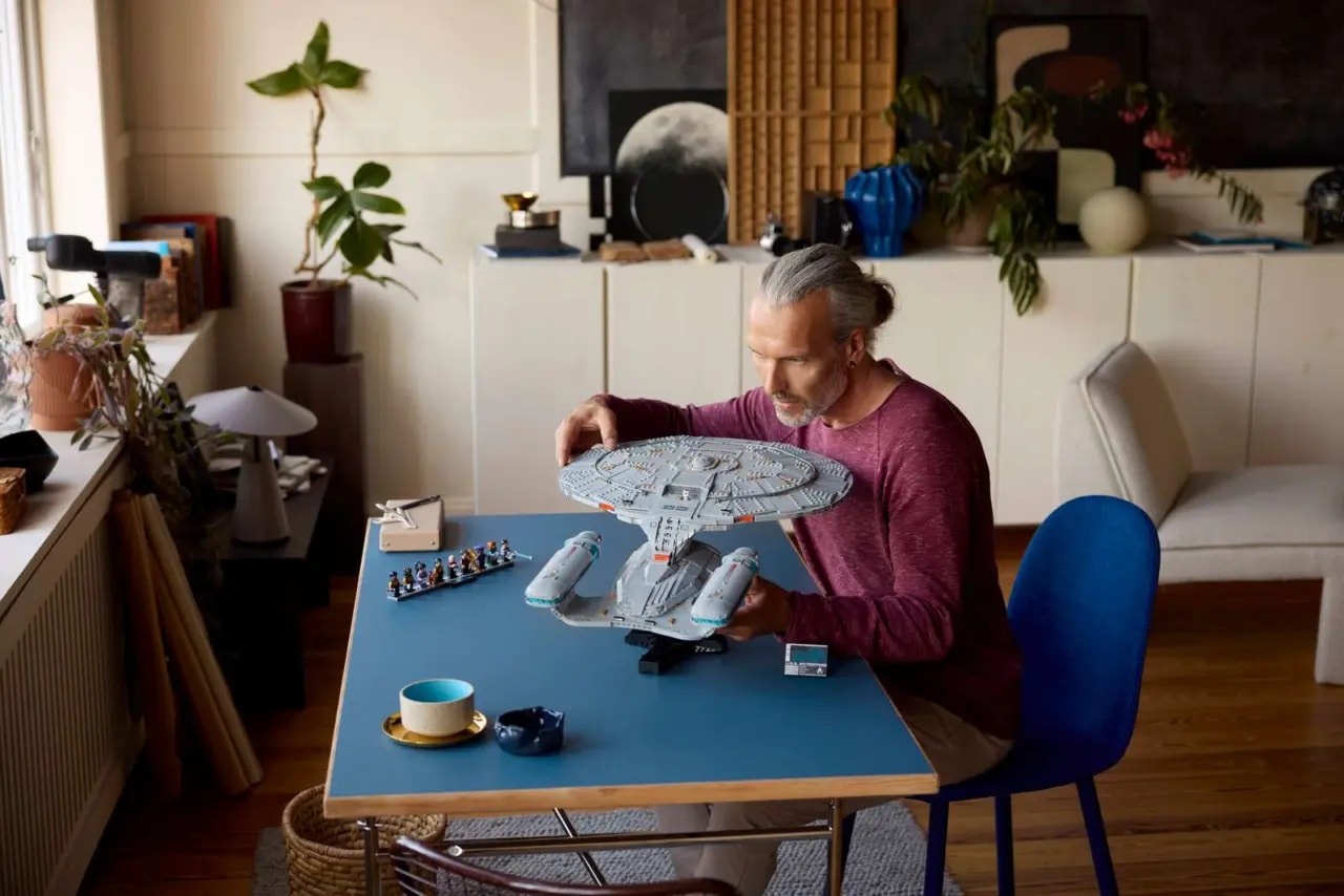 Mô Hình Lego Star Trek: U.S.S. Enterprise NCC-1701-D™ 10356 — ảnh 2