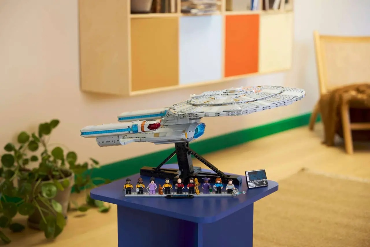 Mô Hình Lego Star Trek: U.S.S. Enterprise NCC-1701-D™ 10356 — ảnh 4