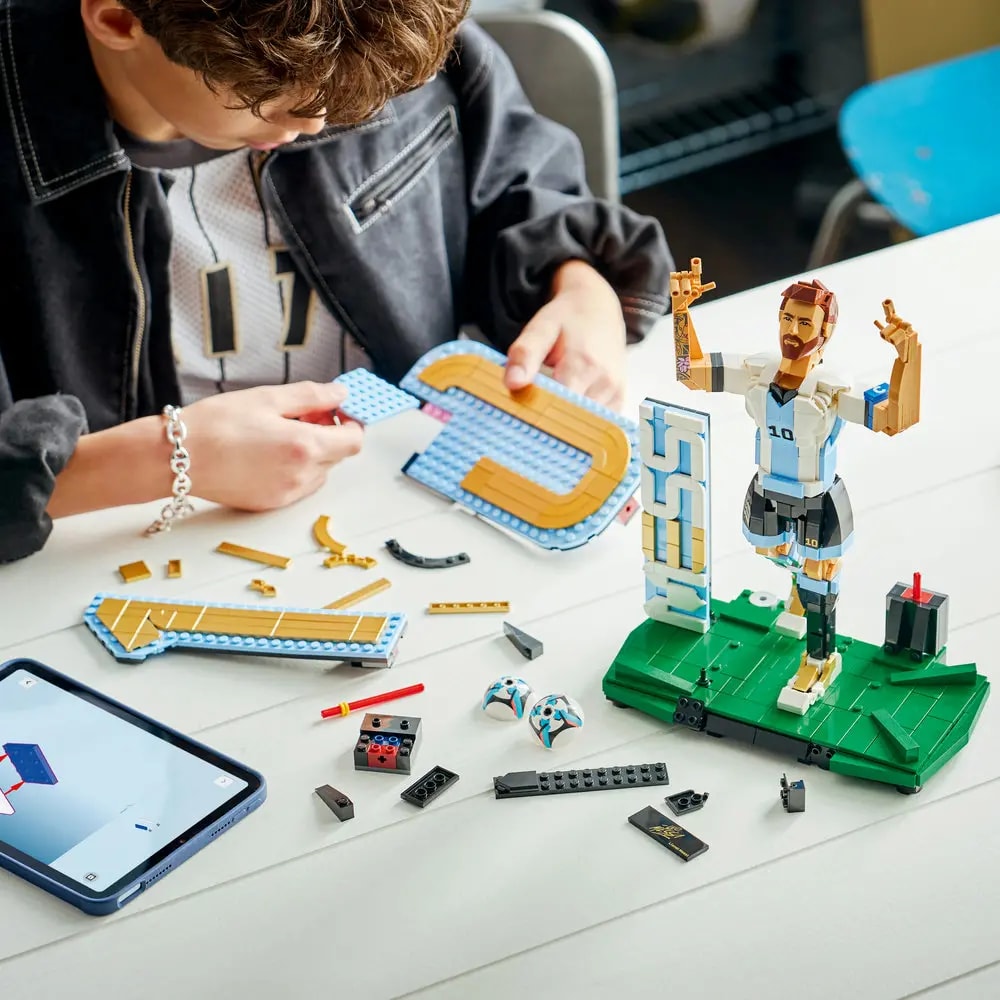 Mô Hình Lego Lionel Messi 43015 — ảnh 2