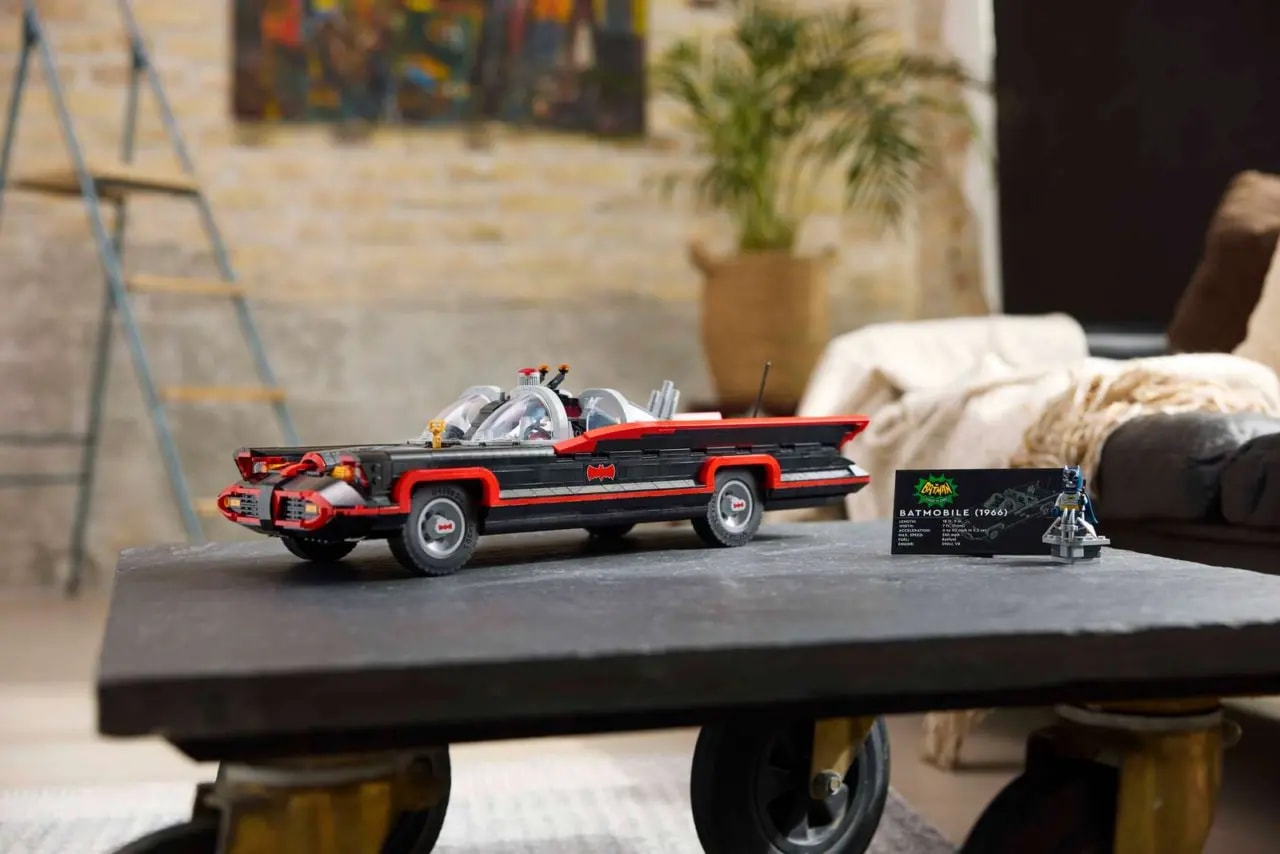 Mô Hình Lego Batman™: The Classic TV Series Batmobile™ 76328 — ảnh 5