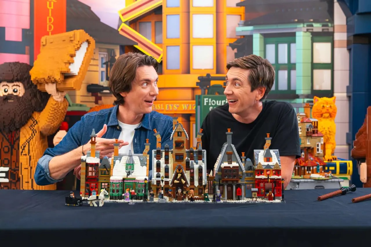 Mô Hình Lego Harry Potter Hogsmeade Village Collectors 76457 — ảnh 3