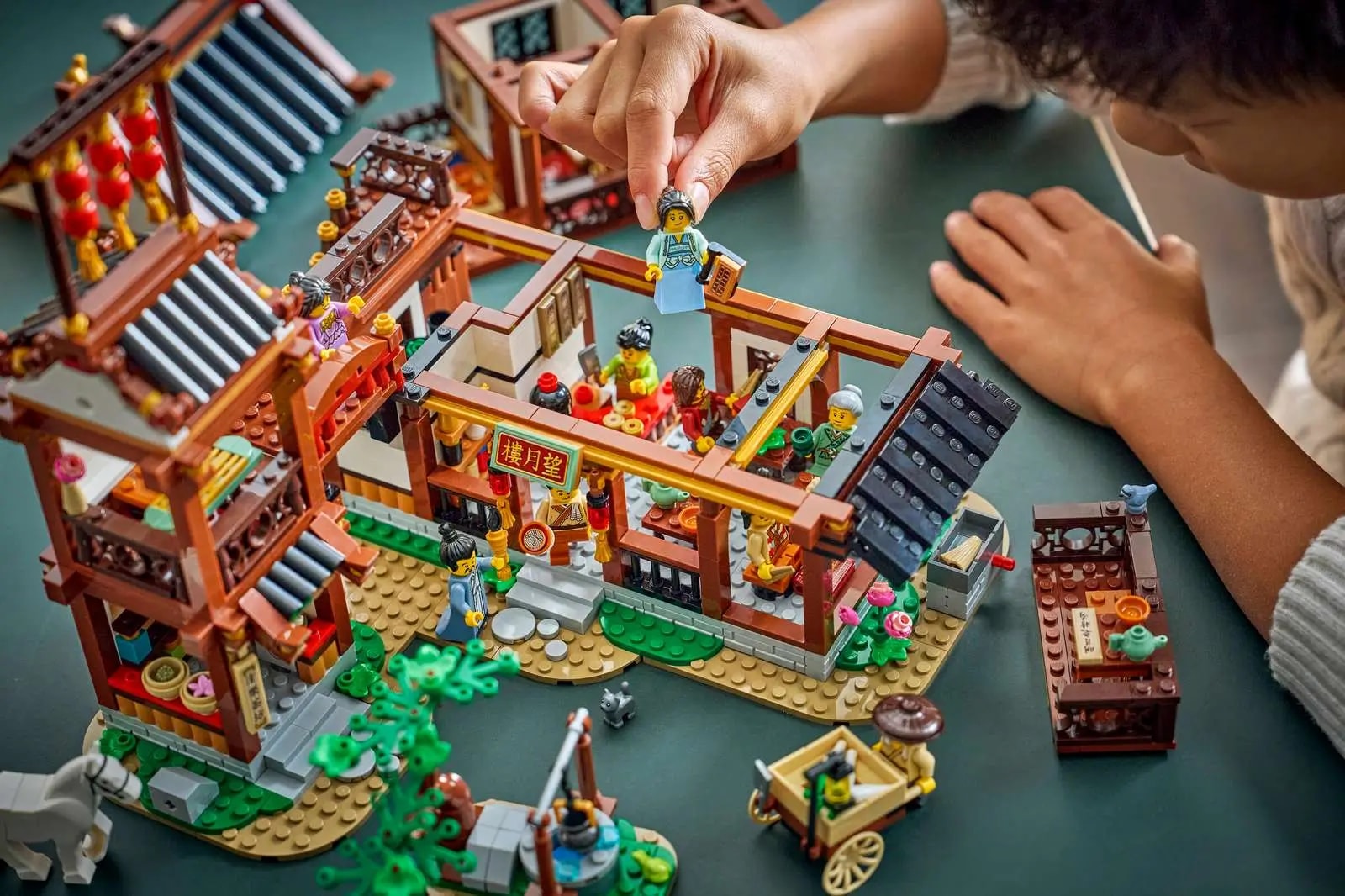 Mô hình Lego Ancient Moon-Gazing Inn 80121 — ảnh 3