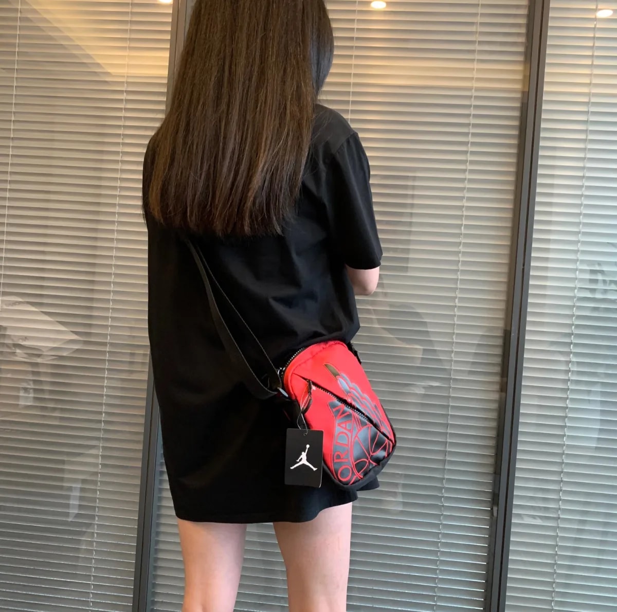 Túi chéo Nike Air Jordan Wings Festival Bag Red 9A0198-R78 — ảnh 2