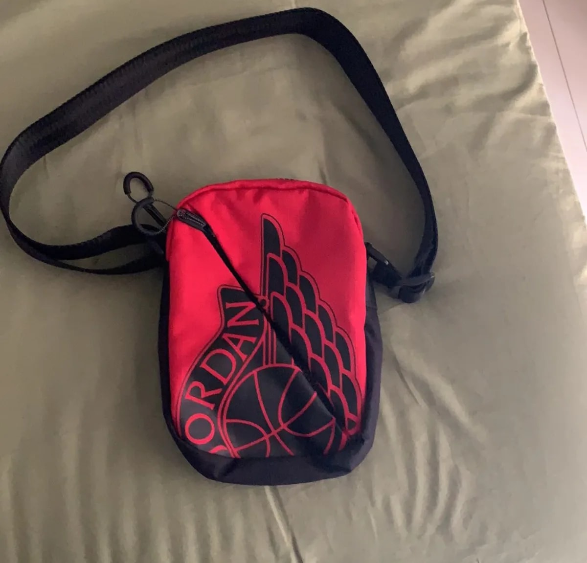 Túi chéo Nike Air Jordan Wings Festival Bag Red 9A0198-R78 — ảnh 4