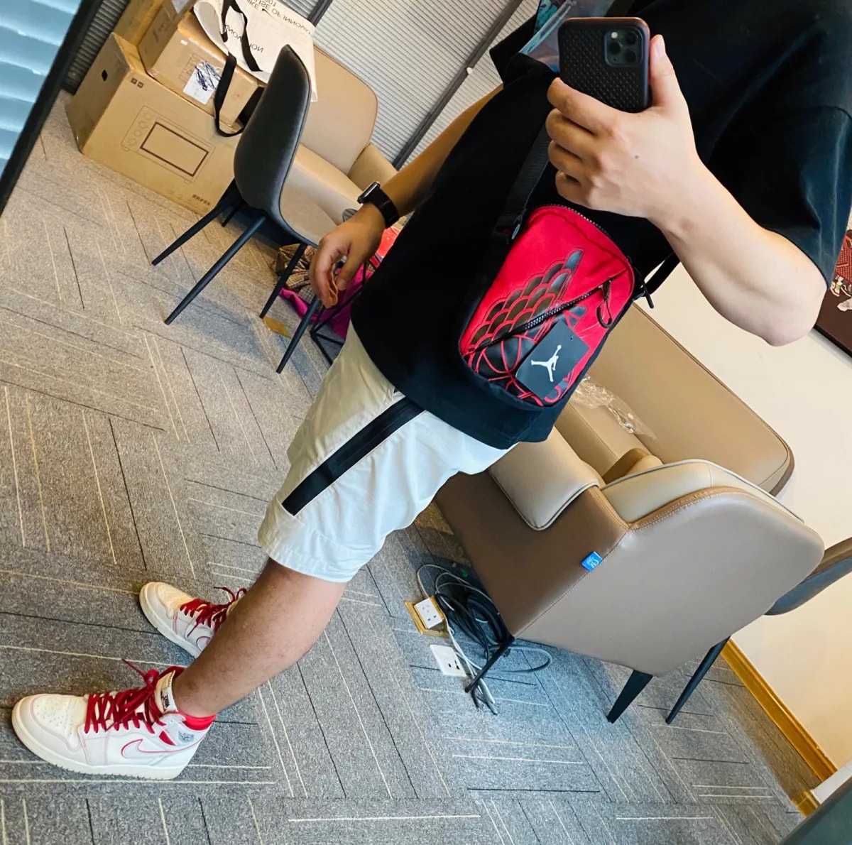 Túi chéo Nike Air Jordan Wings Festival Bag Red 9A0198-R78 — ảnh 3