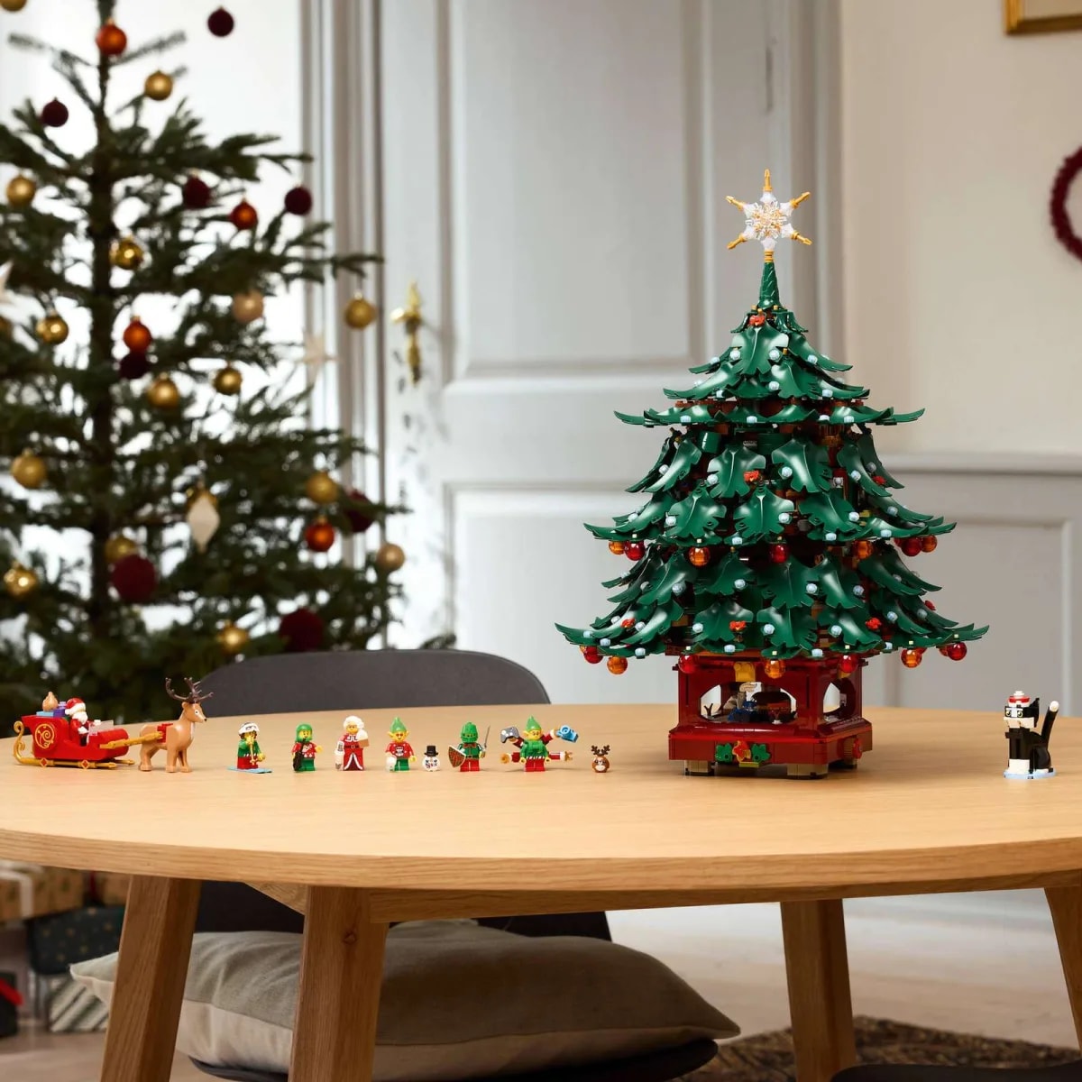 Mô hình Lego Family Christmas Tree 41843 — ảnh 3