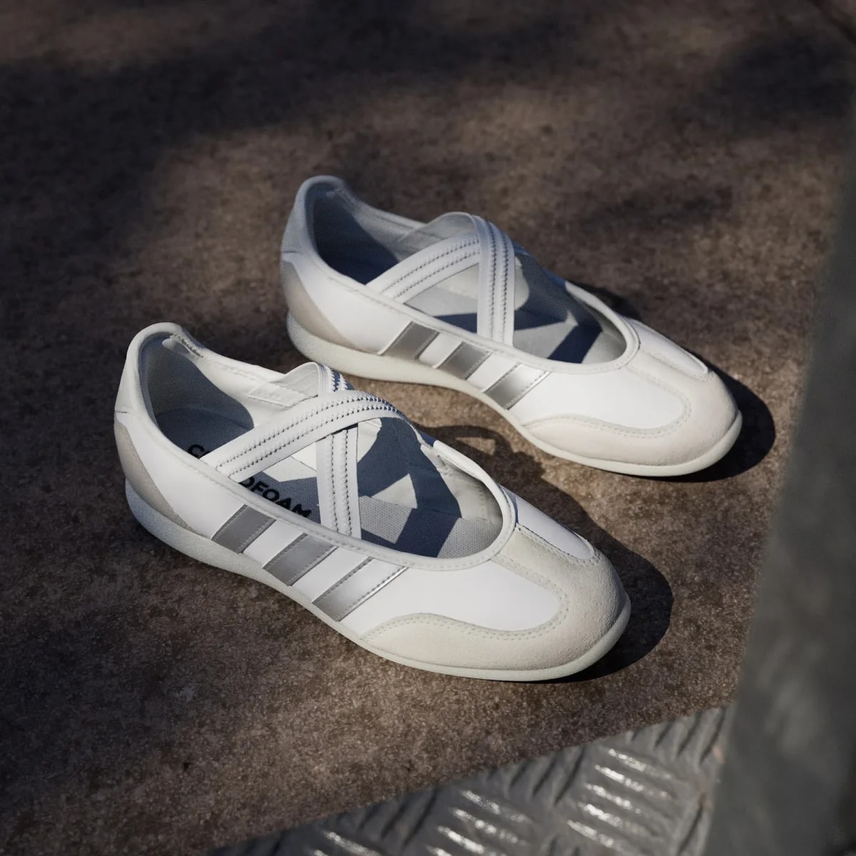 Giày Adidas Barreda Mary Jane 'White Silver Metallic' HQ7400 — ảnh 3