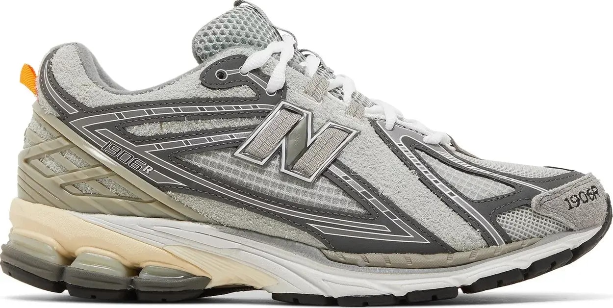 Giày New Balance INVINCIBLE x N.HOOLYWOOD x 1906R 'Grey Swan' M1906RNI — kich-thuoc: 42.5 Giày New Balance INVINCIBLE x N.HOOLYWOOD x 1906R 'Grey Swan' M1906RNI — kich-thuoc: 42.5