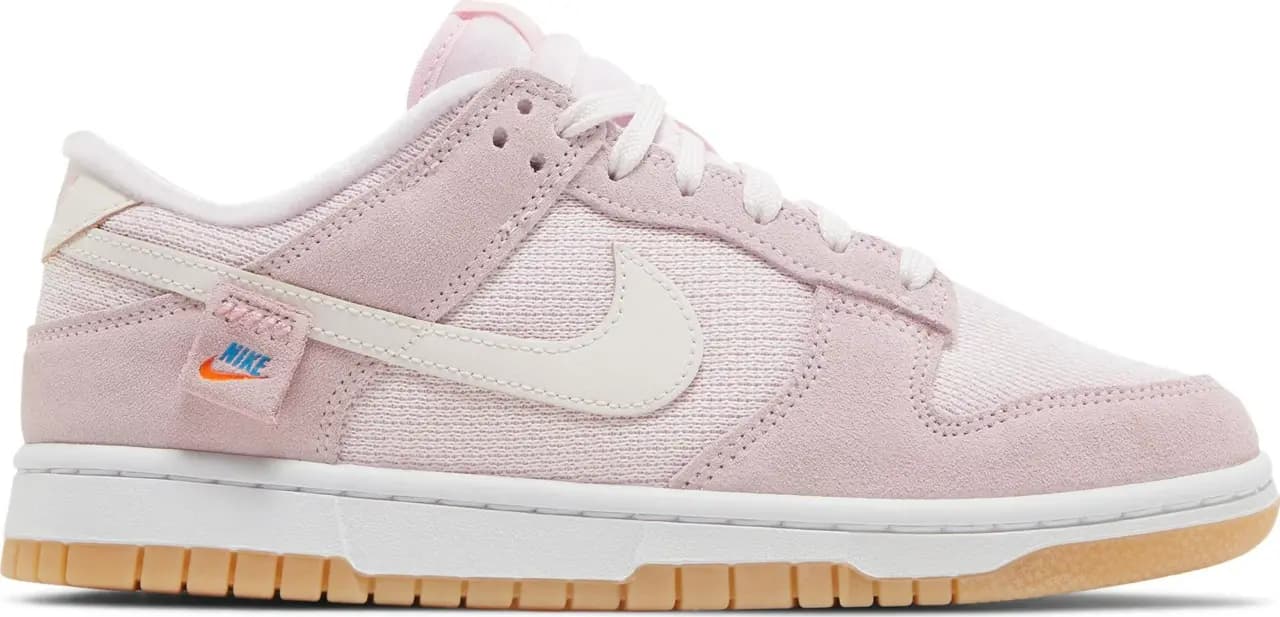 Giày Nike Wmns Dunk Low 'Teddy Bear Light Soft Pink' DZ5318-640 Giày Nike Wmns Dunk Low 'Teddy Bear Light Soft Pink' DZ5318-640