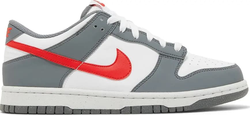 Giày Nike Dunk Low Next Nature 'Smoke Grey Light Crimson' FB8038-001 Giày Nike Dunk Low Next Nature 'Smoke Grey Light Crimson' FB8038-001