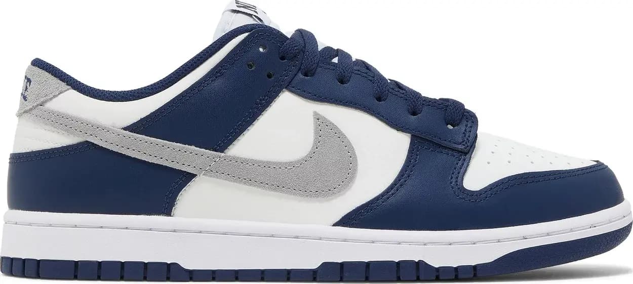 Giày Nike Dunk Low 'Midnight Navy Smoke Grey' FD9749-400 Giày Nike Dunk Low 'Midnight Navy Smoke Grey' FD9749-400
