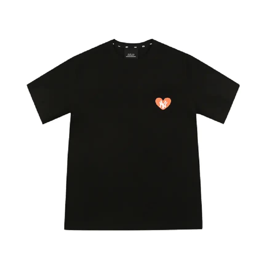 Áo MLB Heart Short Sleeve T Shirt New York Yankees Black 31TSH1031-50L Áo MLB Heart Short Sleeve T Shirt New York Yankees Black 31TSH1031-50L