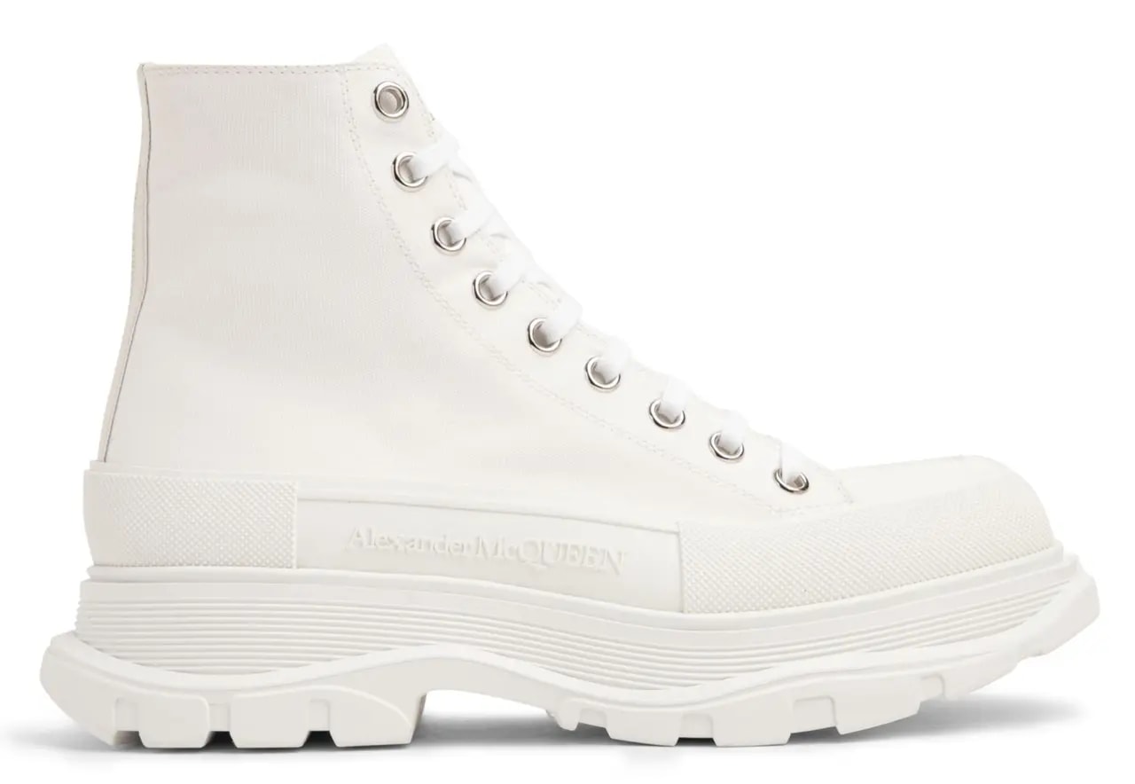 Giày Alexander McQueen Tread Slick Boots 611706-W4MV2-9000 — kich-thuoc: 37.5 Giày Alexander McQueen Tread Slick Boots 611706-W4MV2-9000 — kich-thuoc: 37.5