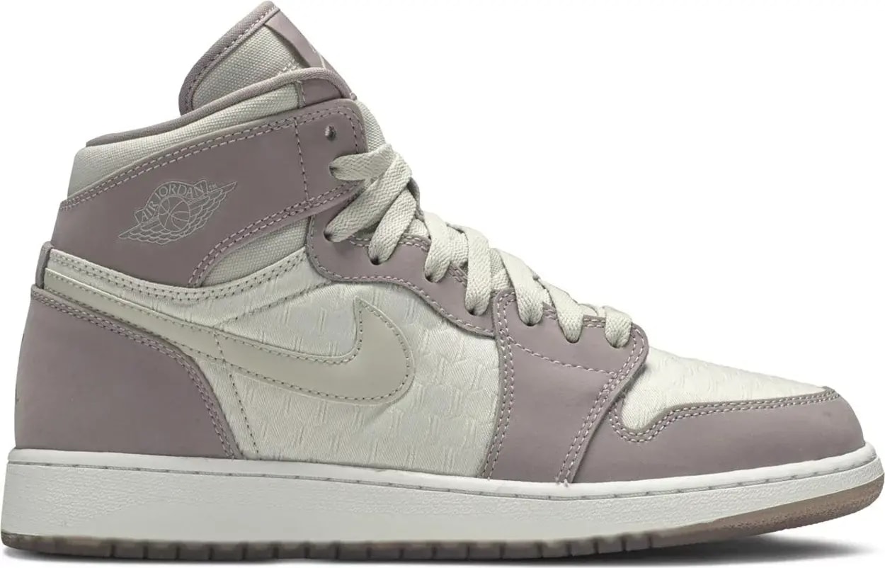 Giày Nike Air Jordan 1 Retro GS 'Heiress Plum Fog' 832596-025 — kich-thuoc: lien-he-order Giày Nike Air Jordan 1 Retro GS 'Heiress Plum Fog' 832596-025 — kich-thuoc: lien-he-order