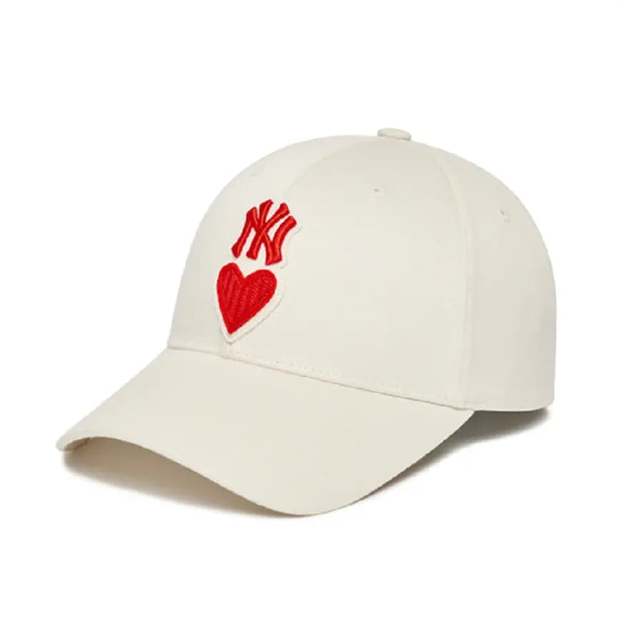 Mũ MLB Heart Ball Cap NY Yankees Red White 3ACPH032N-50IVS Mũ MLB Heart Ball Cap NY Yankees Red White 3ACPH032N-50IVS
