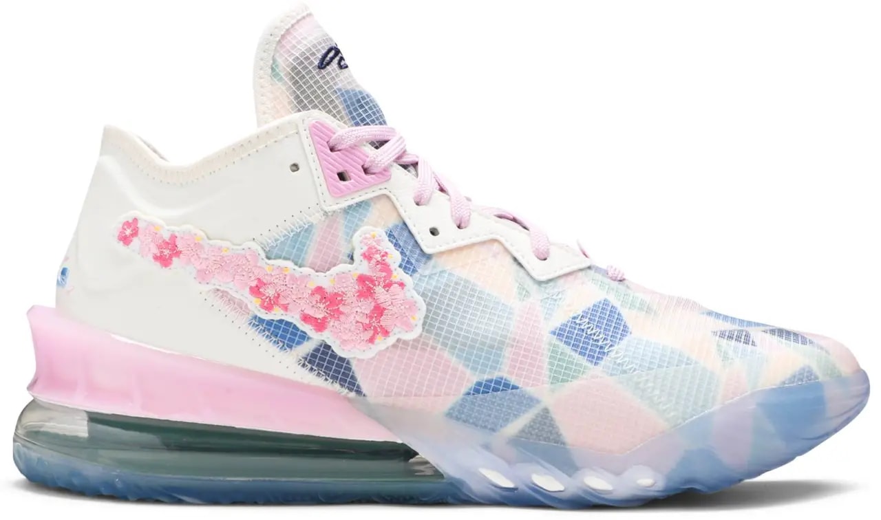Giày Nike atmos x LeBron 18 Low 'Sakura' CV7562-101 — kich-thuoc: 42 Giày Nike atmos x LeBron 18 Low 'Sakura' CV7562-101 — kich-thuoc: 42
