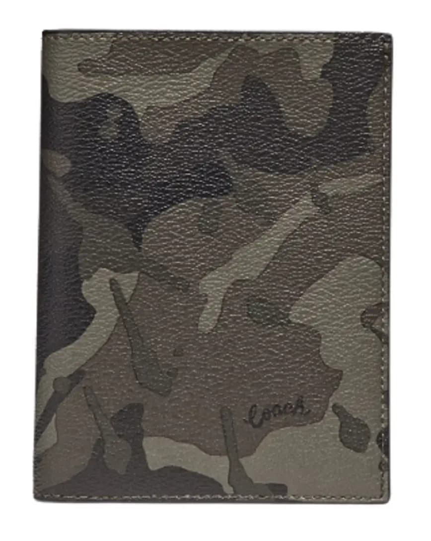 VÍ Coach Passport Case With Camo Print LTG28CER6Z VÍ Coach Passport Case With Camo Print LTG28CER6Z