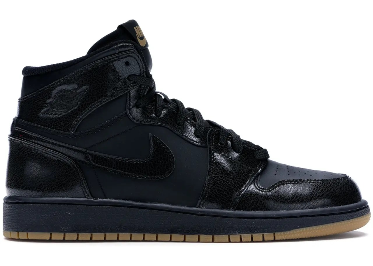 Giày Nike Air Jordan 1 Retro Black Gum 555088-020 — kich-thuoc: 38.5 Giày Nike Air Jordan 1 Retro Black Gum 555088-020 — kich-thuoc: 38.5