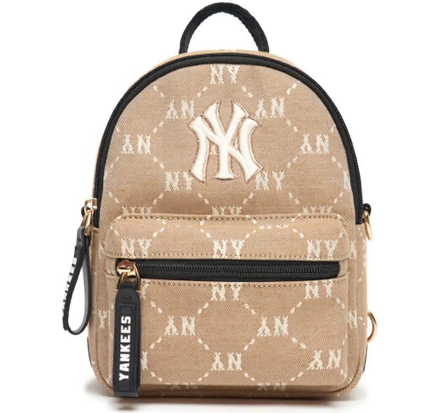 Balo MLB Mini Dia Monogram 'Cream' 7ABKM012N-50BGS — kich-thuoc: 39-x-35-x-8-cm Balo MLB Mini Dia Monogram 'Cream' 7ABKM012N-50BGS — kich-thuoc: 39-x-35-x-8-cm