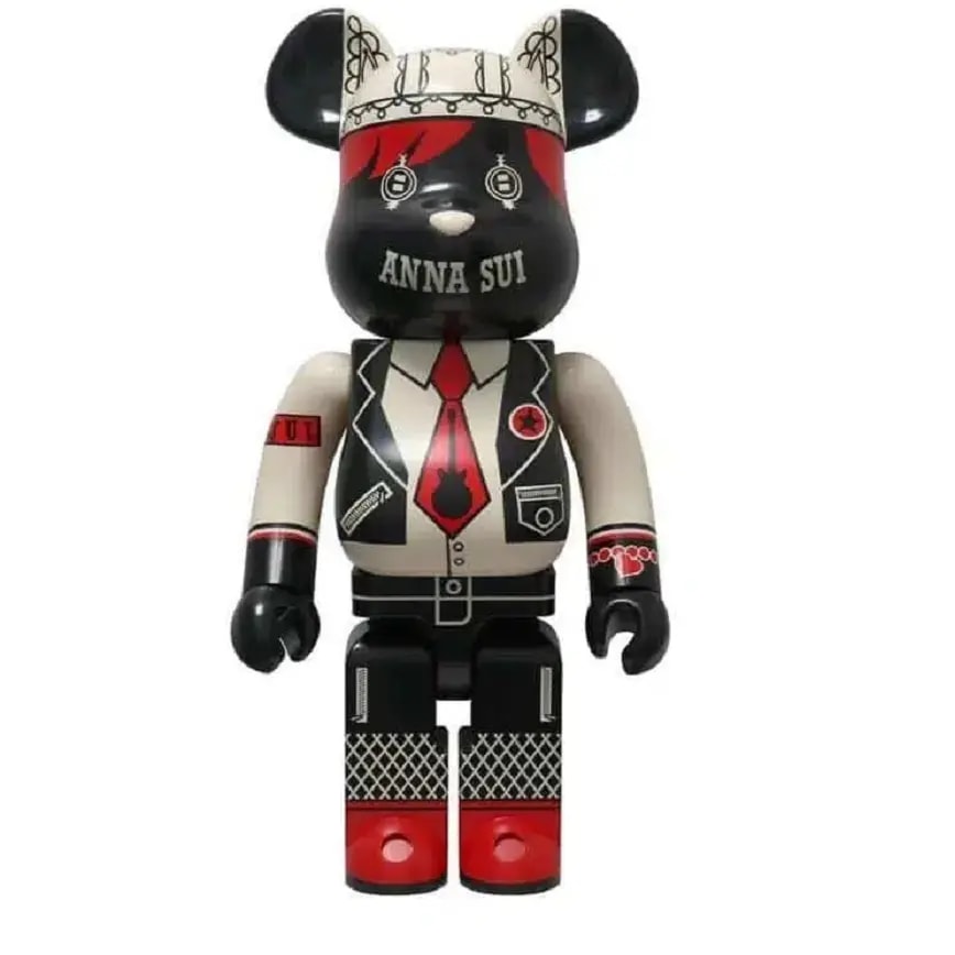Mô Hình Bearbrick Anna Sui Red & Beige — kich-thuoc: 100% + 400% Mô Hình Bearbrick Anna Sui Red & Beige — kich-thuoc: 100% + 400%