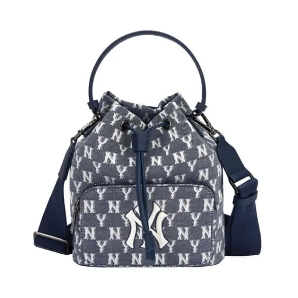 Túi MLB Monogram Jacquard Bucket Bag New York Yankees ‘Blue’ 32BG34111-50N Túi MLB Monogram Jacquard Bucket Bag New York Yankees ‘Blue’ 32BG34111-50N