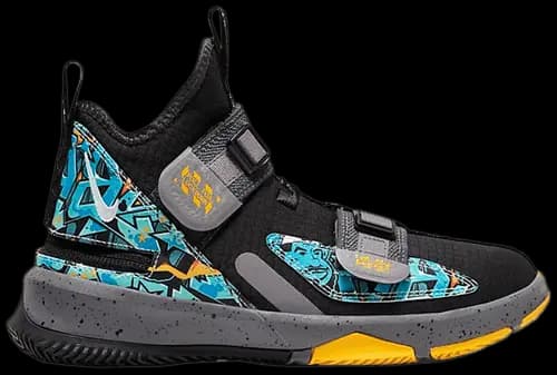 Giày Nike LeBron Soldier 13 Flyease GS 'Graffiti' AR7586-070 Giày Nike LeBron Soldier 13 Flyease GS 'Graffiti' AR7586-070