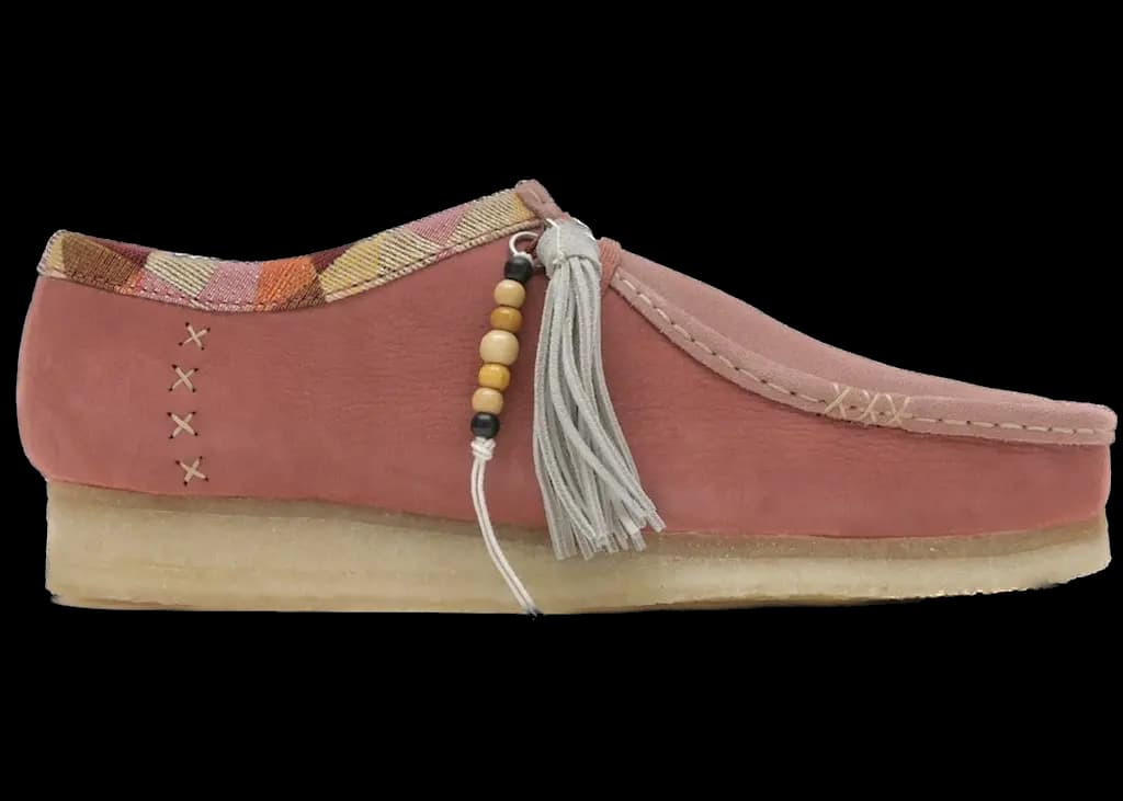 Giày Clarks x END Wallabee 'Pink' 261-50698 Giày Clarks x END Wallabee 'Pink' 261-50698
