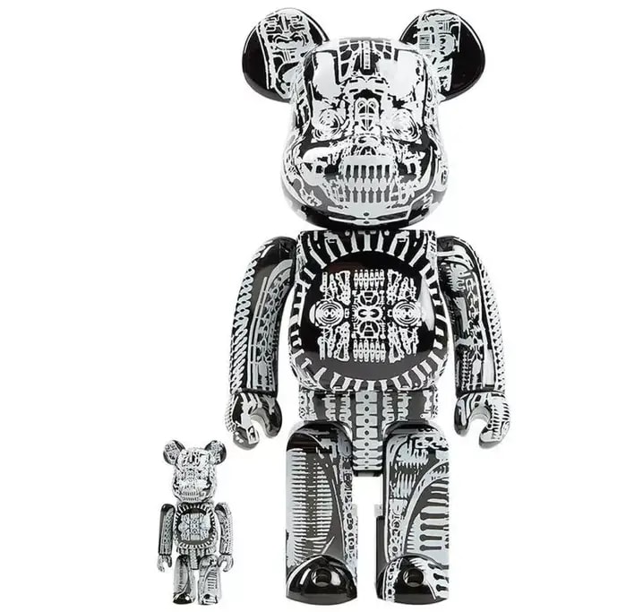 Mô Hình Bearbrick World Wide Tour H.R. Giger — kich-thuoc: lien-he-order Mô Hình Bearbrick World Wide Tour H.R. Giger — kich-thuoc: lien-he-order