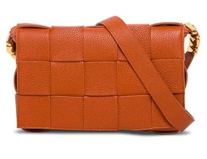 Túi Bottega Veneta Cassette Shoulder Bag In Maxi Intrecciato 666870-V17H1-7654 Túi Bottega Veneta Cassette Shoulder Bag In Maxi Intrecciato 666870-V17H1-7654
