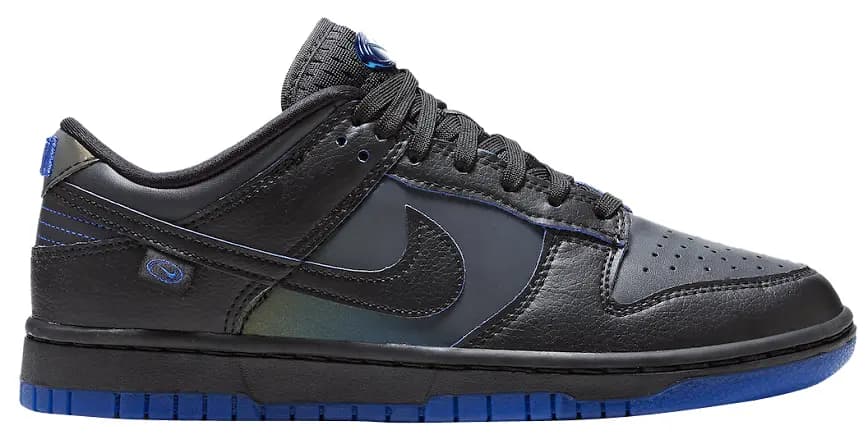 Giày Nike Dunk Low 'Black Royal Iridescent' FB1842-001 Giày Nike Dunk Low 'Black Royal Iridescent' FB1842-001