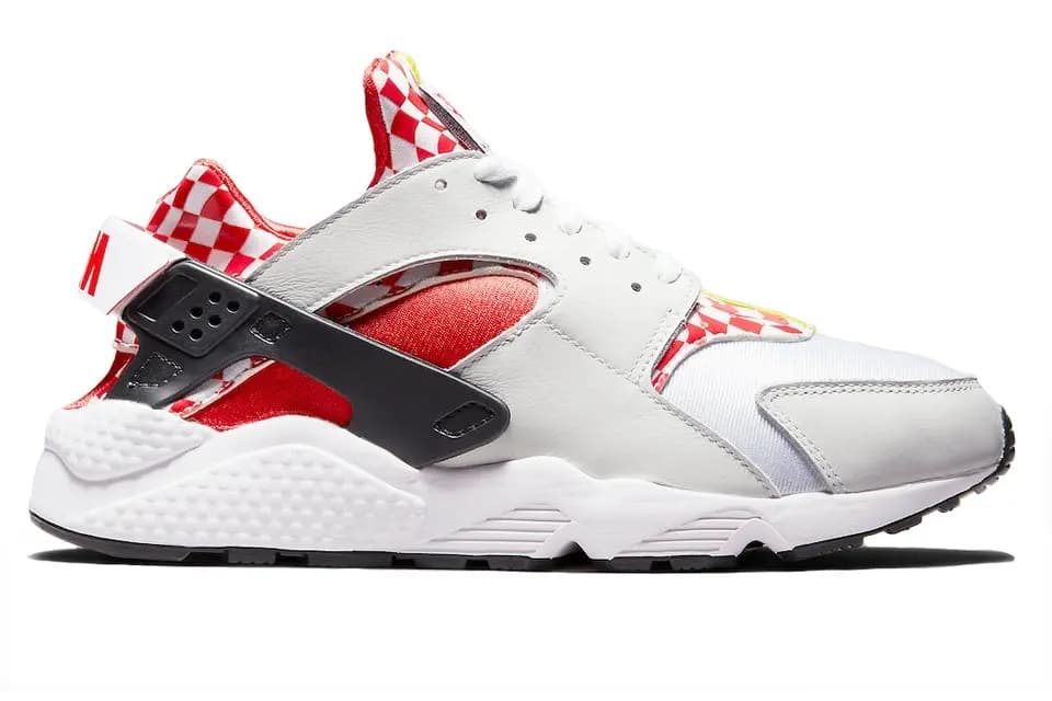 Giày Nike Air Huarache Premium QS 'Liverpool' DN5080-100 Giày Nike Air Huarache Premium QS 'Liverpool' DN5080-100