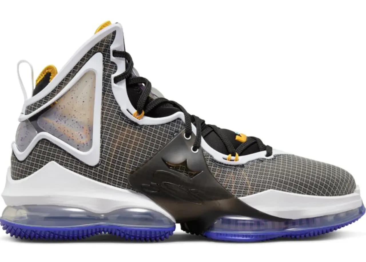Giày Nike LeBron 19 'Graduate' CZ0203-002 Giày Nike LeBron 19 'Graduate' CZ0203-002