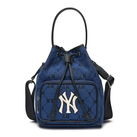 Túi MLB Monogram Diamond Jacquard New York Yankees 3ABMS011N-50BLD — kich-thuoc: 1-size Túi MLB Monogram Diamond Jacquard New York Yankees 3ABMS011N-50BLD — kich-thuoc: 1-size