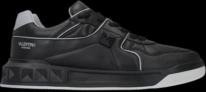 Giày Valentino One Stud Low-Top Nappa Black Gray WY2S0E71-NWN-00A Giày Valentino One Stud Low-Top Nappa Black Gray WY2S0E71-NWN-00A